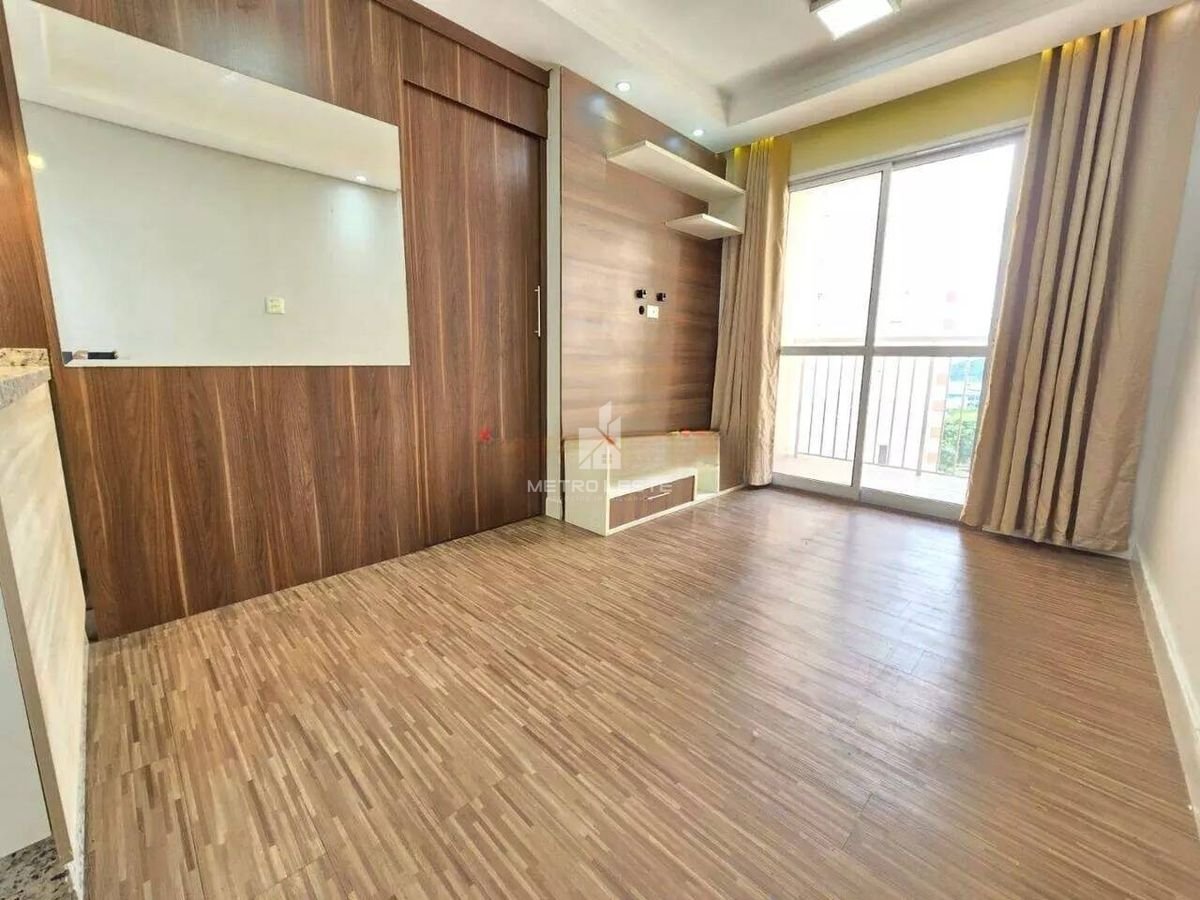 Apto no Condomínio Residencial Carolina Village em Itaquera.